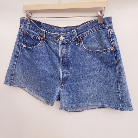 Levi's 501 5-Button Cut Off Denim Jean Shorts, 34" Waist - Picture 2 of 7